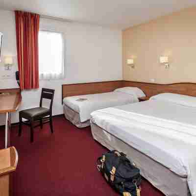 Brit Hotel Villeneuve sur Lot Rooms