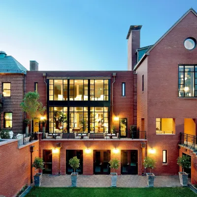The Ivy Hotel Hotels near Lyric Opera House