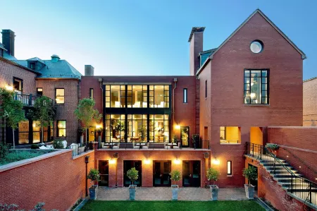 The Ivy Hotel Отели рядом с достопримечательностью «Американ Виженари Арт Музеум»