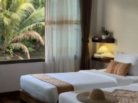 Lantala Residence Hotels near Sarasin Bridge