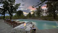 Pench Tree Lodge - Pools