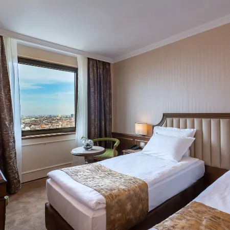 Astoria Grand Hotel Отели рядом с достопримечательностью «Лозенец»