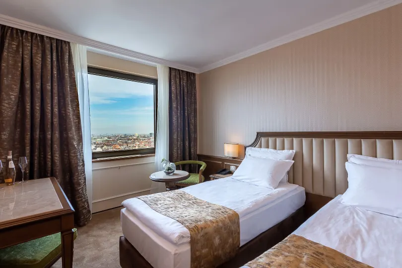 Astoria Grand Hotel