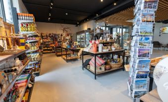 Beautiful Lodge With Hammock, Near the Beach