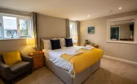 The Three Lions Hotels in Redlynch