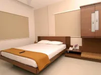 Sai Palace Budget Hotel โรงแรมในเชอร์ดิ