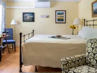 Wolf Cove Inn Hotels in Androscoggin County
