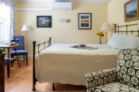 Wolf Cove Inn