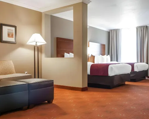 Comfort Suites Farmington Hotels in Bloomfield