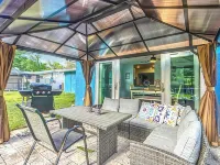 Newly Remodeled / Waterfront / Private Dock / Kayaks / Pet Friendly / Sleeps 7