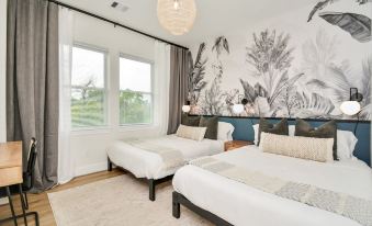 Paradise Palace Best Rooftop in Htx w Hot Tub