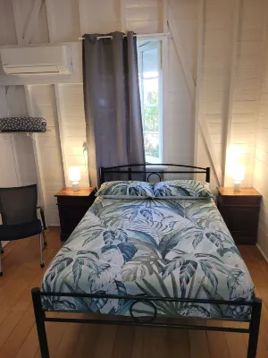 Travellers Paradise Hotel di Westcourt