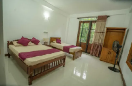Spacious 4-Bed Apartment in Katugastota Hotels near Yatiwawala Sri Rajasingharama Viharaya