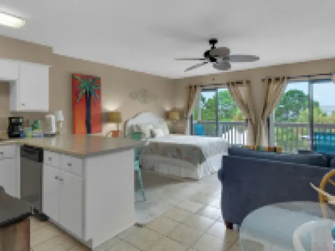 2 Minutes to the Beach & Dog Friendly - Sleeps 4 Hotels in Santa Rosa Beach