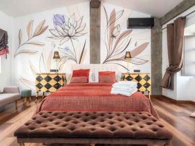 Oakmoon House