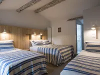 Auberge de la Commanderie Hotels in Saint-emilion