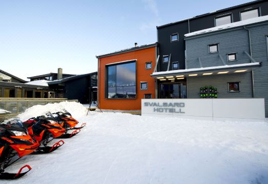 4. 스발바르 호텔 ..