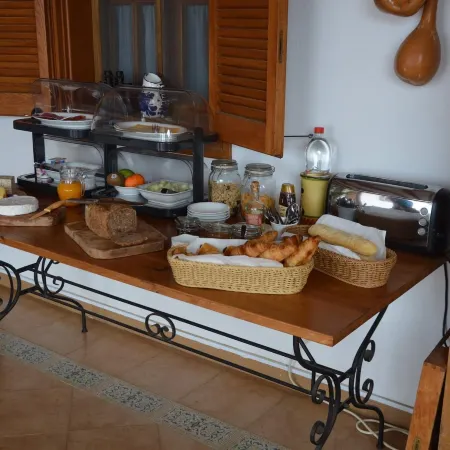 Casa Roble B&B
