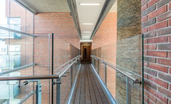 Luxury 2-Bed Flat Parking and Close to the Tube