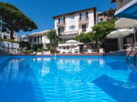 Coccodrillo Hotel & Apartments Hotels in Varazze
