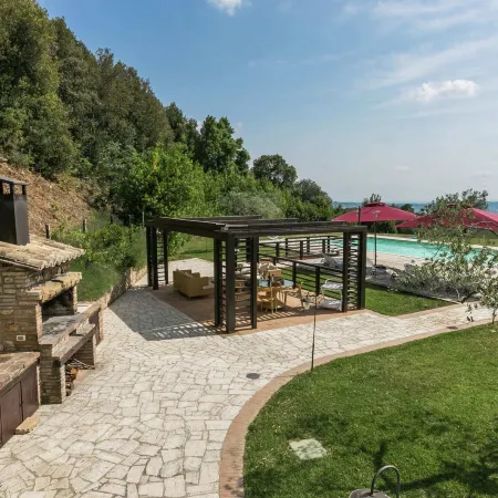 Luxury, Modern Apartment with Pool and Stunning Views