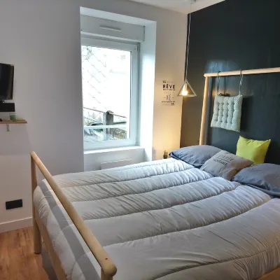Appart Cosy Brest (Les 4 Moulins) Hotels near DCNS Brest
