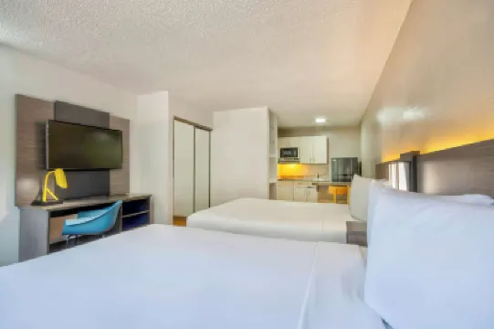 Studio 6 Austin, TX - Midtown Hotels near Elisabet Ney Museum