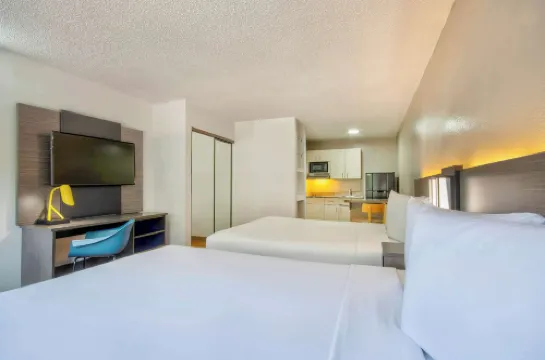 Studio 6 Extended Stay - Austin, TX - Midtown