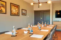 The Cliffside Boutique Getaway - Barer