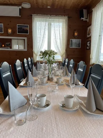 Sjøberg Hotell og Ferie Leiligheter Отели в г. Странн