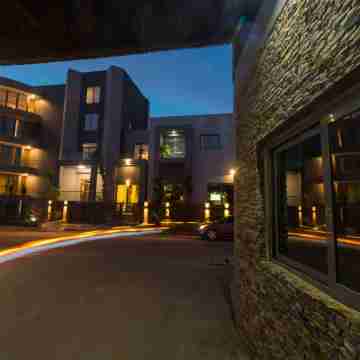 The Palms by Eagles Hotel Exterior