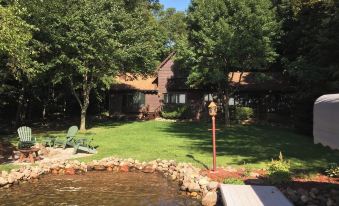 Lazy Pines Lodge