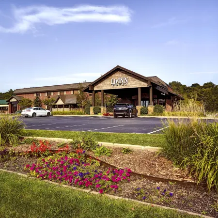 Livinn Hotel Minneapolis North / Fridley Отели в г. Фридли