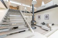 Joivy Stunning 5-Bed Boathouse on the River Thames - House Boats