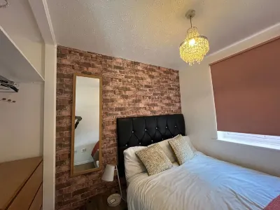 Stunning 1 Bedroom Apartment in Dagenham Hotels near Dagenham & Redbridge Football Club Arena