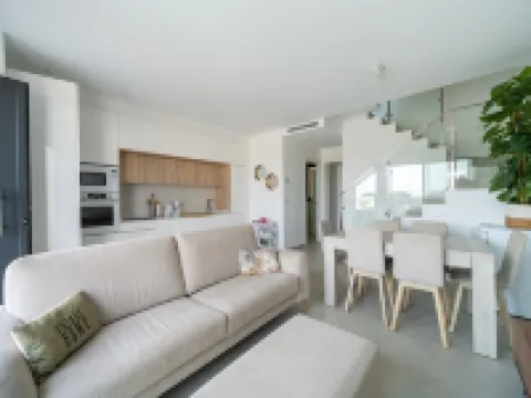 靠近海岸的羅哈萊斯別墅，帶泳池