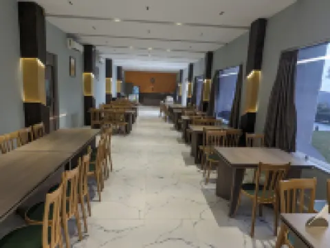 Parth King Beach Resort Hotels in Mandarmoni