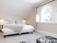 The Bell Inn Hotels in Peabody