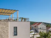 Luxury Villa Juliet with Heated Pool Hotels in Milna