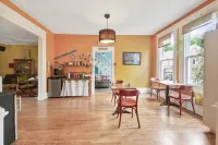 Auberge Château des Tourelles Hotels in Quebec City