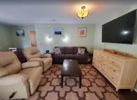 {Forget-Me-Not Inn} Alaskan Vacation Rental (Bear Suite)