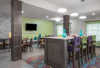 Holiday Inn Express & Suites AMES by IHG - breakfast