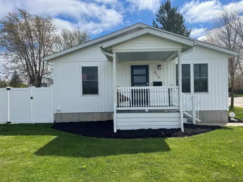 Close to Beach and Kids Park! Angelfish Cottage Clean and New and Fully Stocked