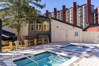 Torian Plum Plaza 507