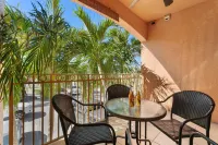 Balcony with Dazzling Sunset and Modern Comforts - Stylish Retreat Hotels in Marco Island