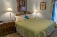 Charming Coastal Retreat with Stunning Sea Views and Pool - Delightful Haven