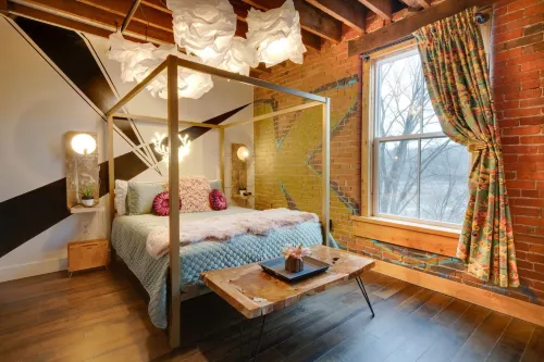 Saltwater Dipping Pool, Sky Deck and Exclusive Speakeasy - Vibrant Oasis