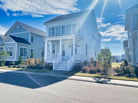 Open Floor Plan and Private Beach Access - Charming Oasis