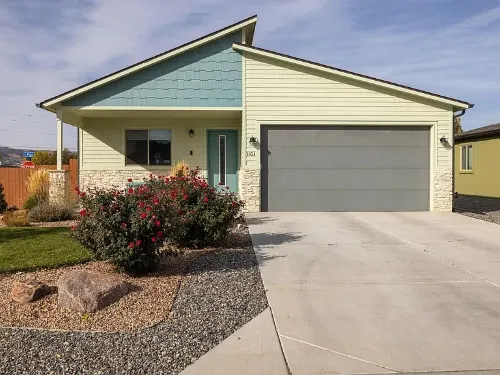 Charming Sanctuary with Fenced Backyard - Inviting Cozy Escape Hotels in Fruita