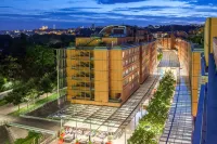 Crowne Plaza Lyon - Cite Internationale Hotels in Caluire-et-Cuire